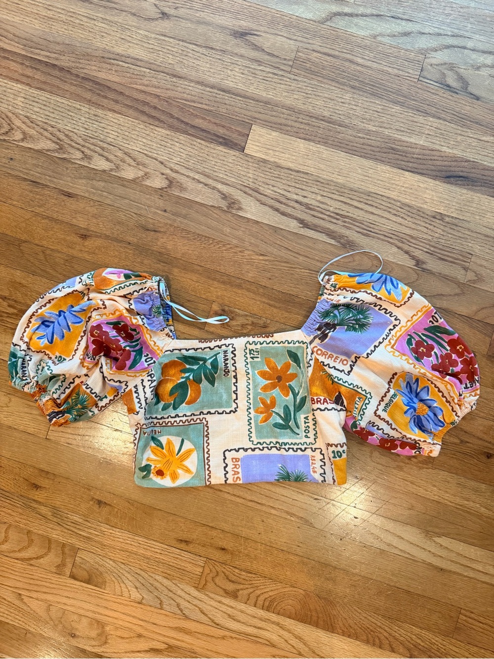Printed Puff-Sleeve Crop Top in Multi-Color